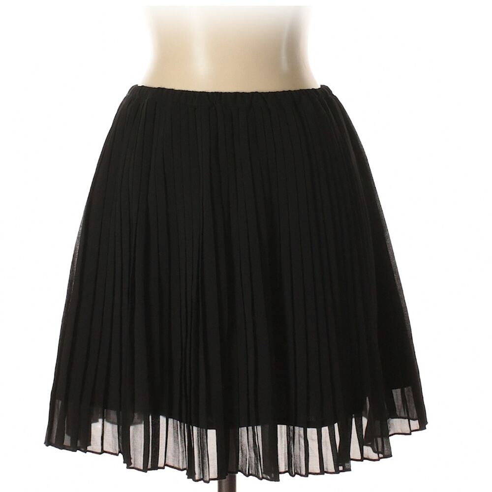 Nordstrom frenchi elegant black short dark academia pleated skirt